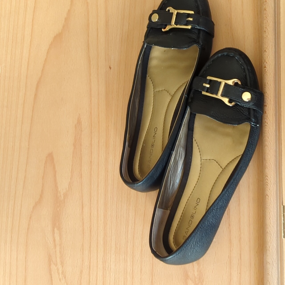 Bandolino Black Leather Flats
